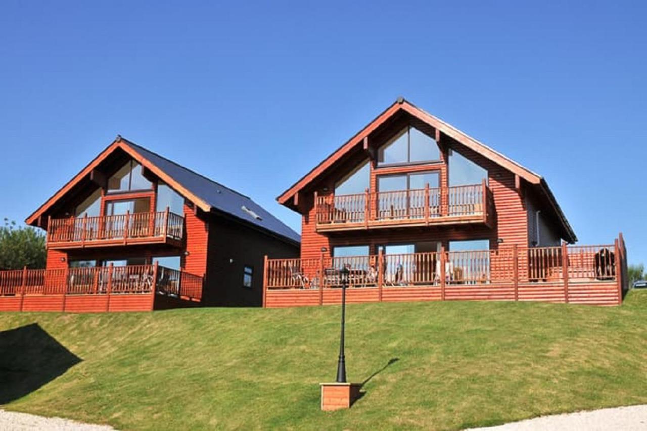 Retallack Resort & Spa Padstow Exterior photo The lodges at the resort