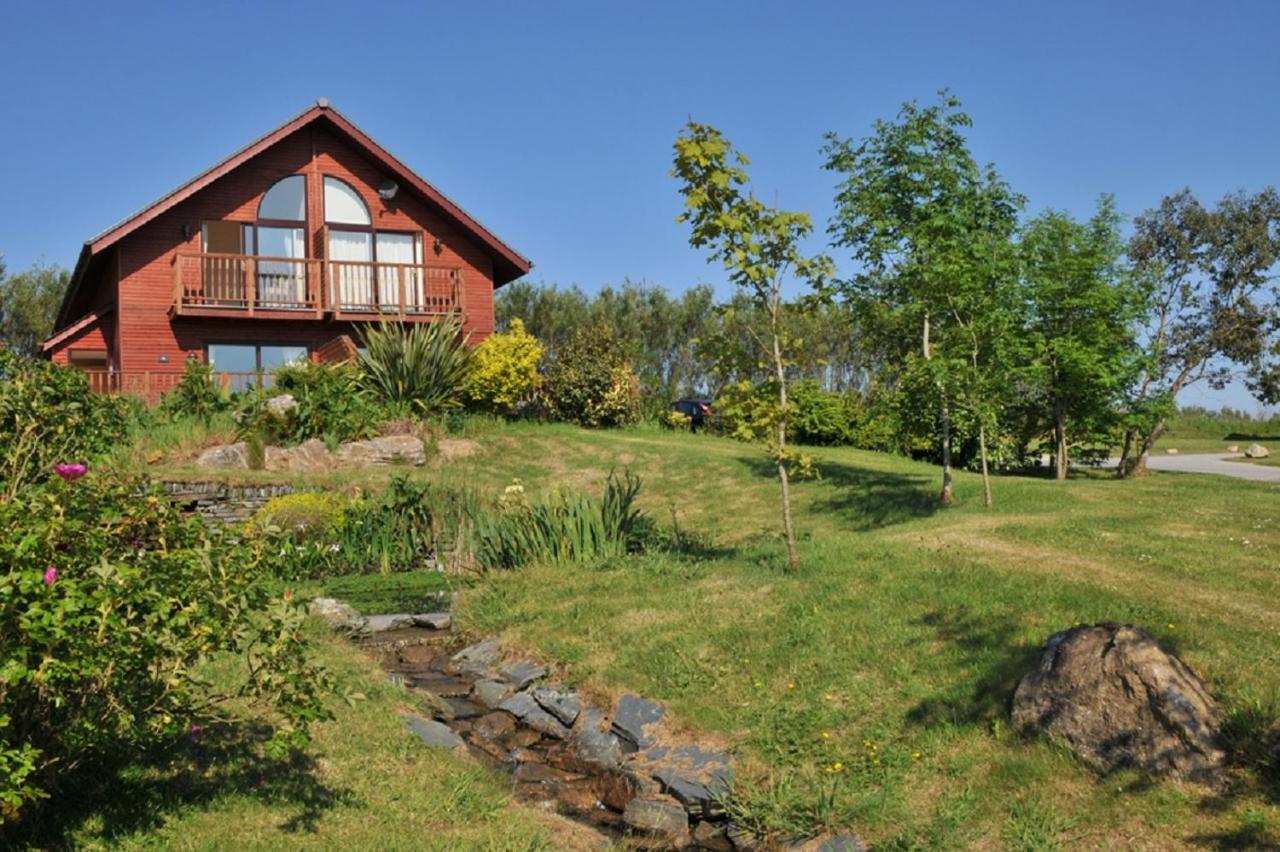 Retallack Resort & Spa Padstow Exterior photo A cottage in the village