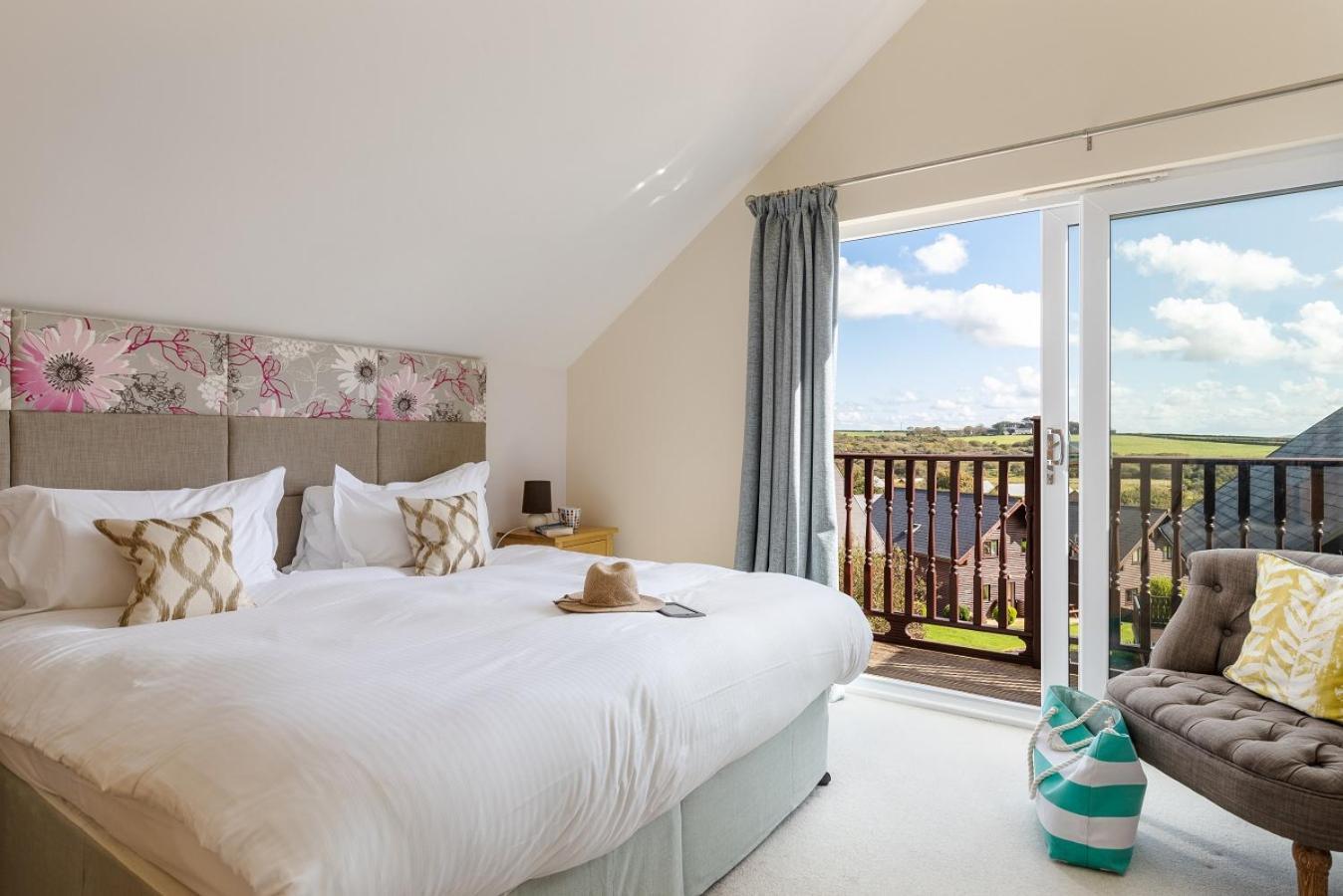 Retallack Resort & Spa Padstow Room photo A bedroom at The Cove