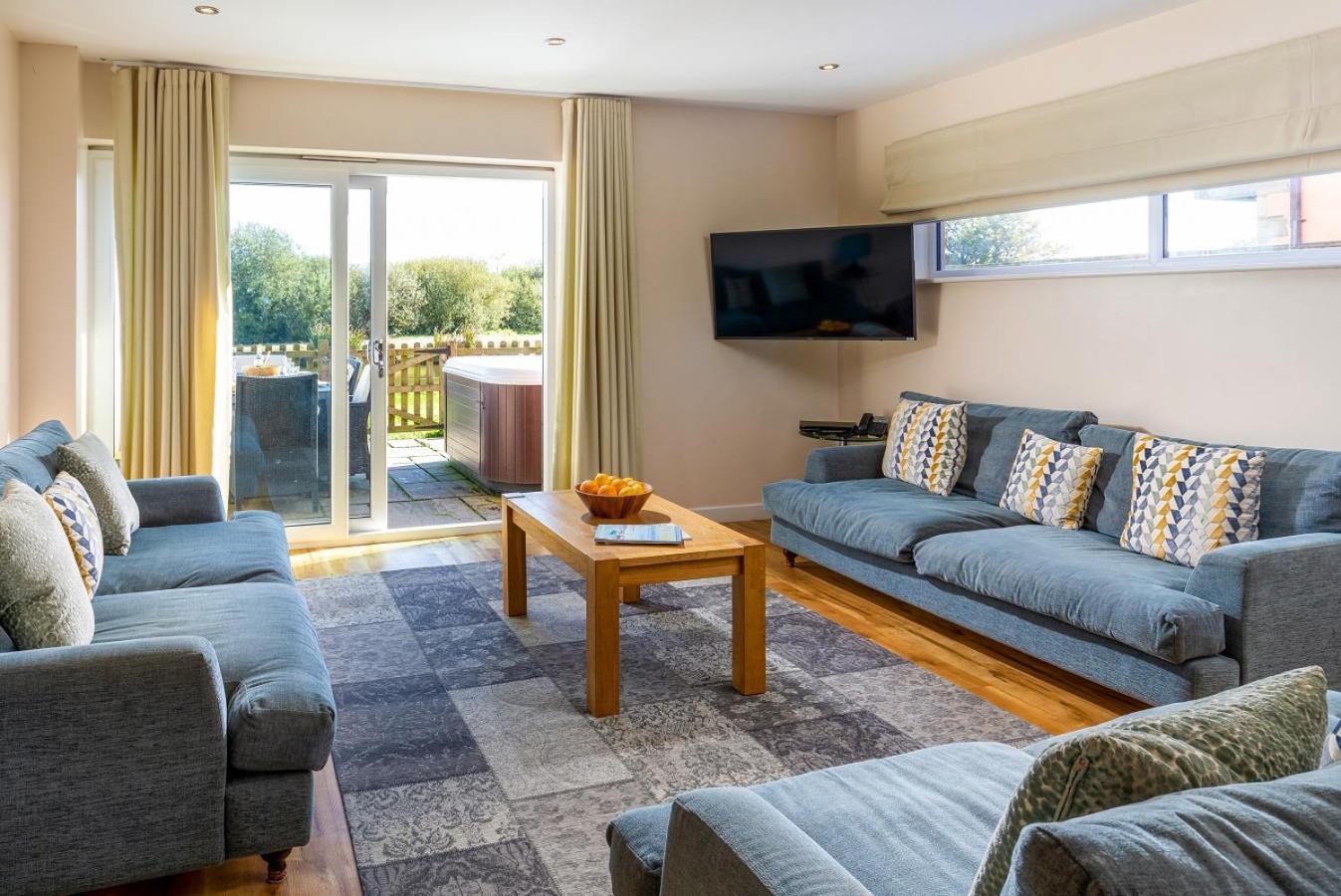 Retallack Resort & Spa Padstow Room photo The interior of a typical lodge